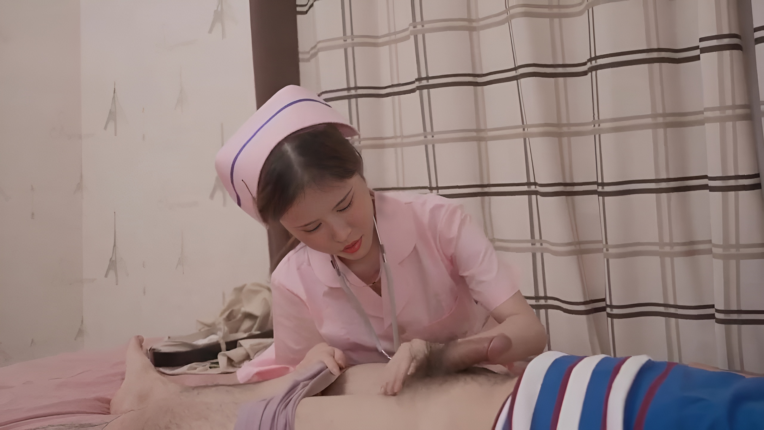 XK-8173 Thanh niên giả vờ bị bệnh để địt y tá